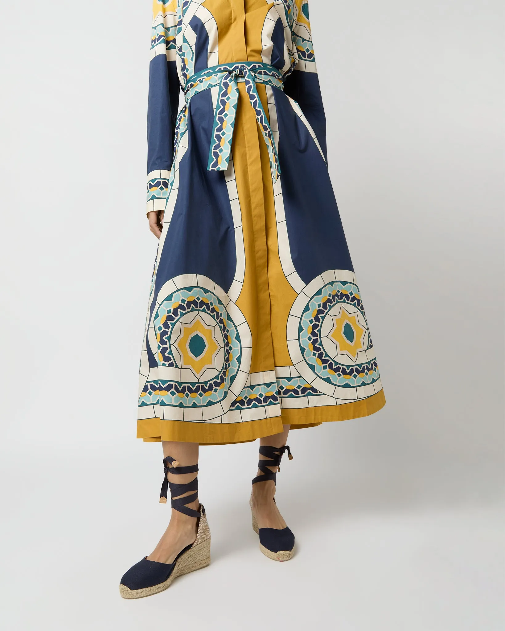 Sundowner Dress in Blue Mudejar Placée Cotton Popeline