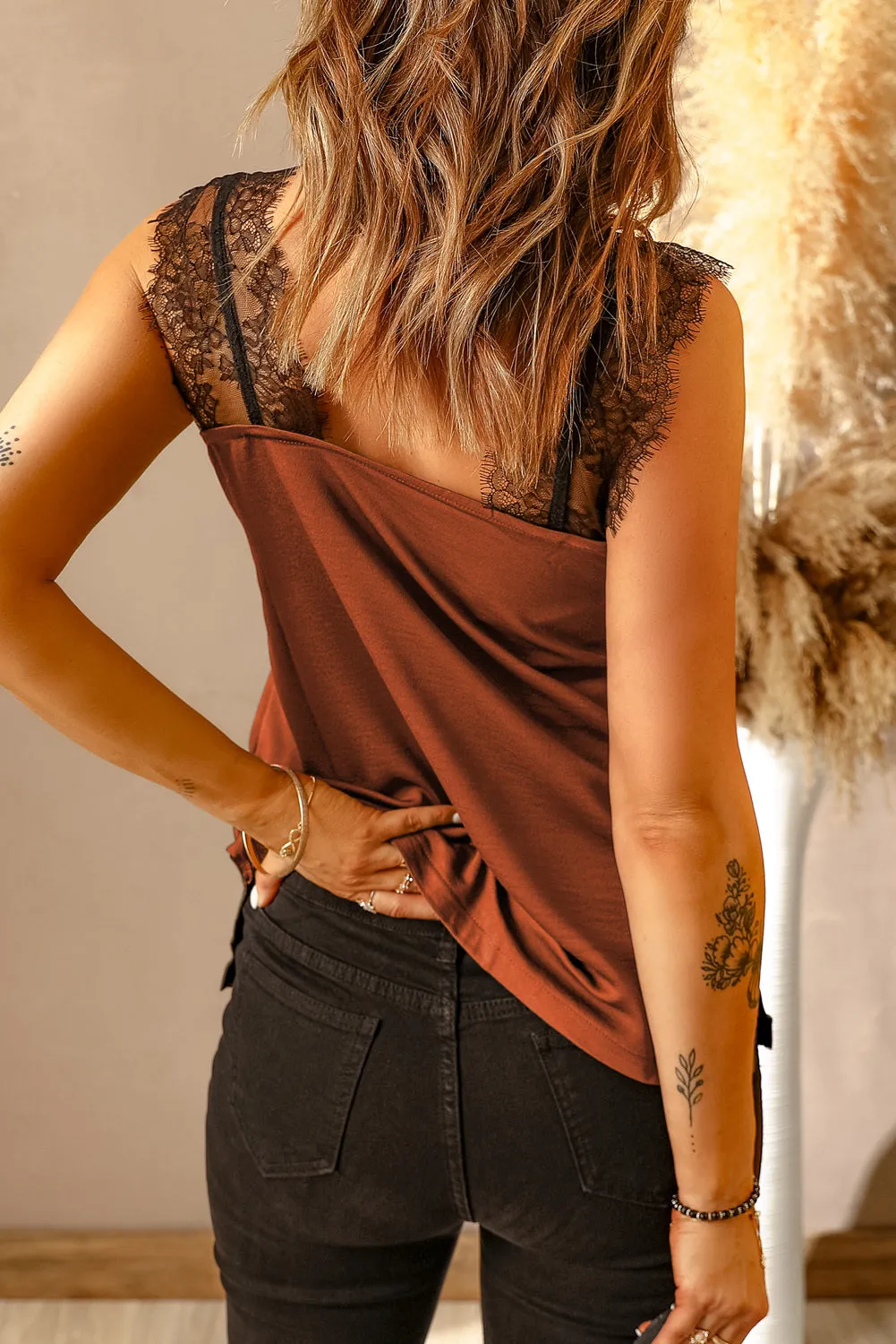 Women's V Neck Sleeveless Lace Trim Camisole Sleeveless Tank Top