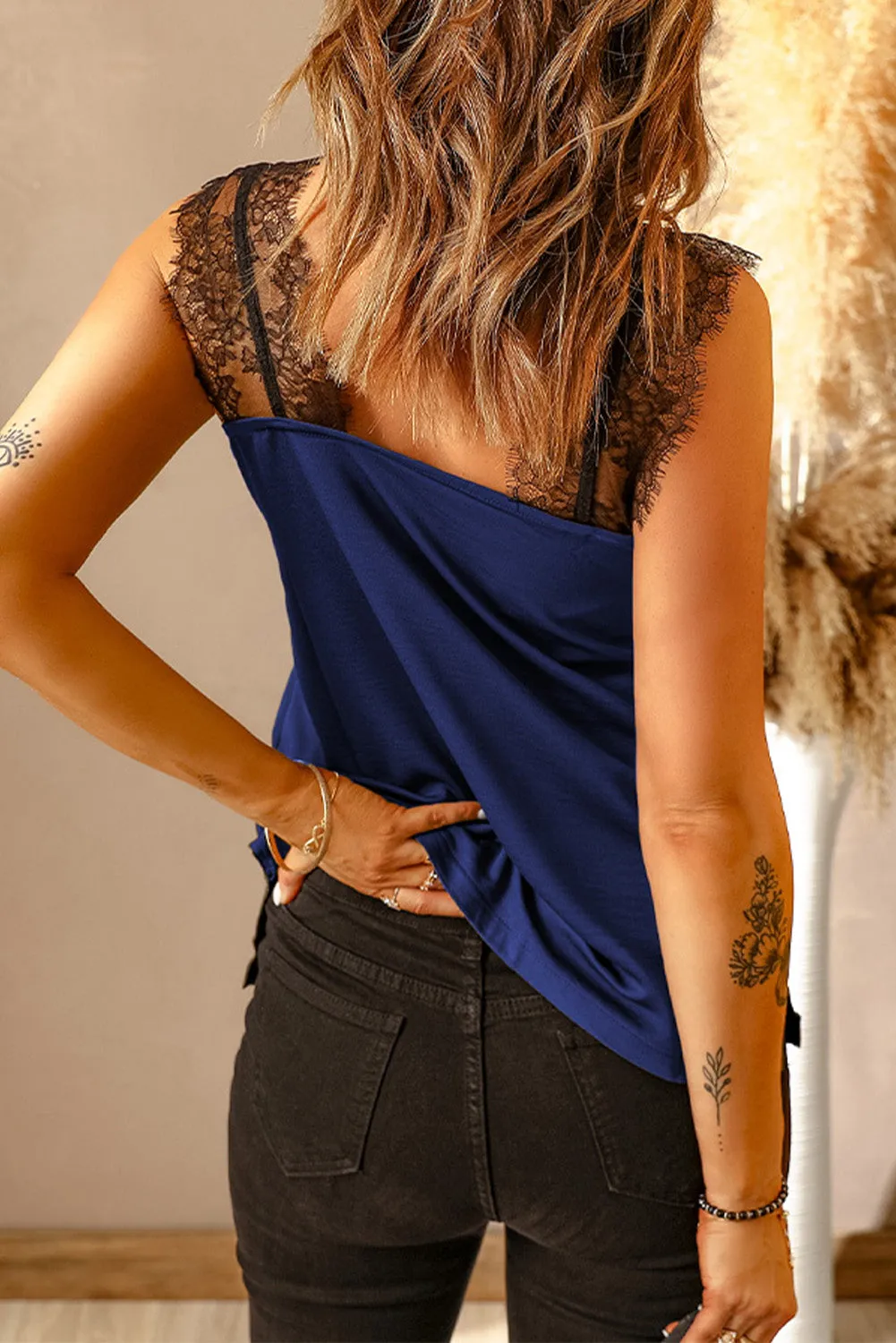 Women's V Neck Sleeveless Lace Trim Camisole Sleeveless Tank Top